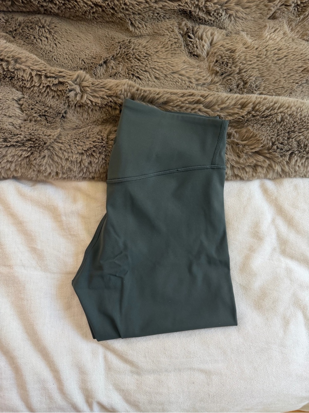 lululemon taupey Olive Green wundersmooth High-Rise Leggings 25”